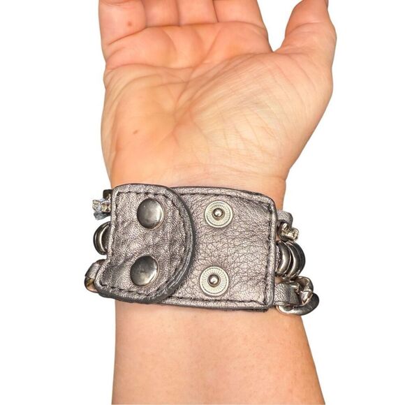 BKE metal and silver faux leather wrap bracelet - Picture 4 of 6